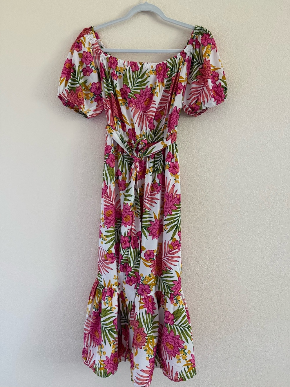 Floral Off-Shoulder Midi Dress in White and Pink